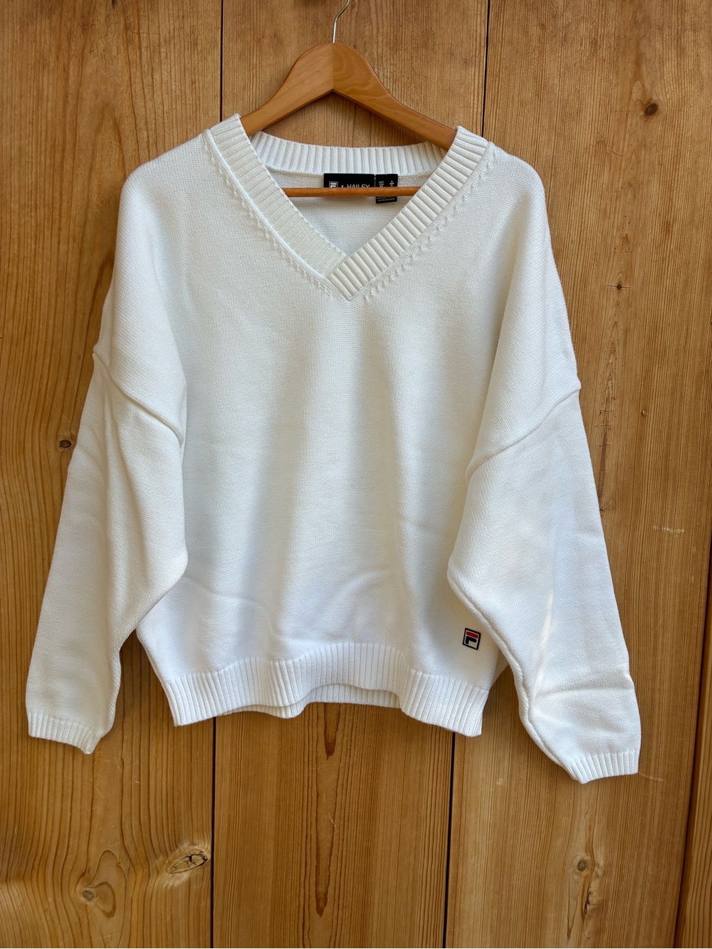 NWOT FILA x Hailey V-Neck Oversize Sweater in White
Size Medium - Picture 2 of 8